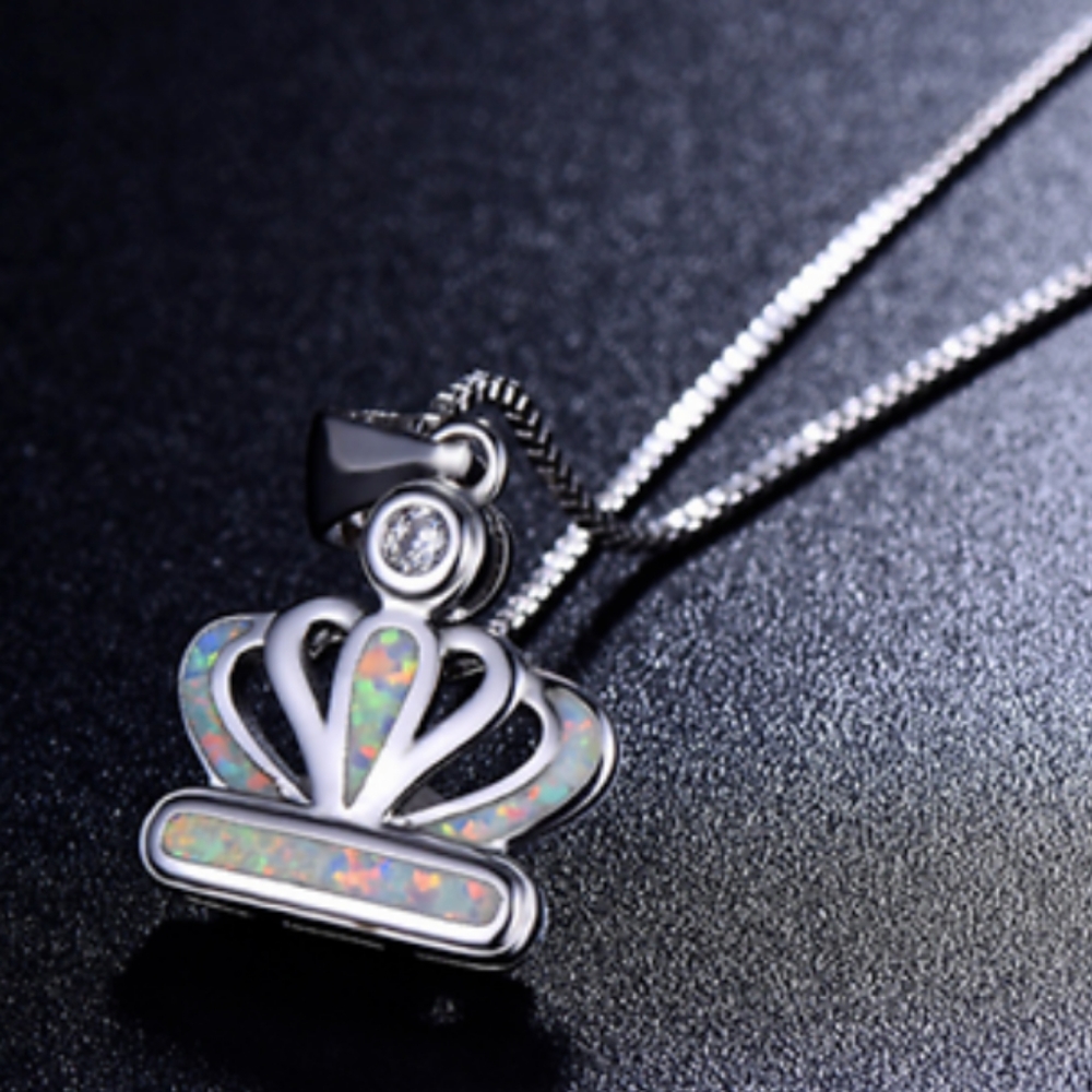 Chaos to Couture🛍️Opal Crown Fashion Necklace